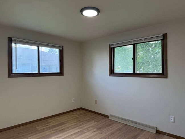 Building Photo - 1289-1291 Meadow Ln