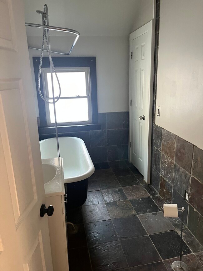 Bathroom - 1353 N 4th St