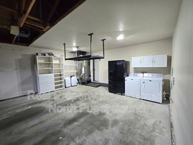 Building Photo - 8711 70th Dr NE