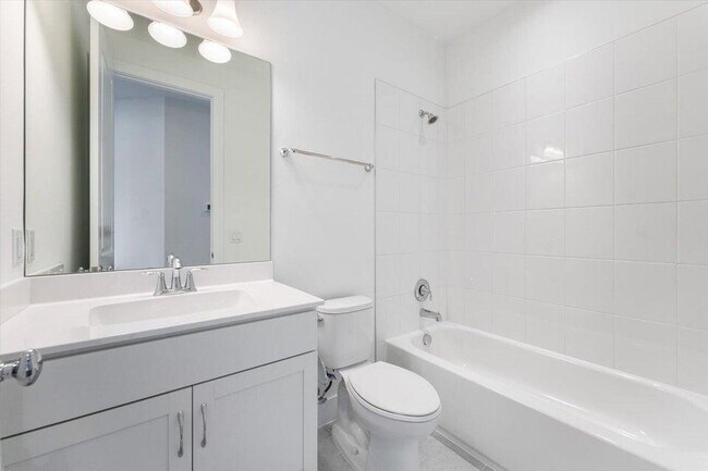 Building Photo - 12546 Gross Pointe Dr