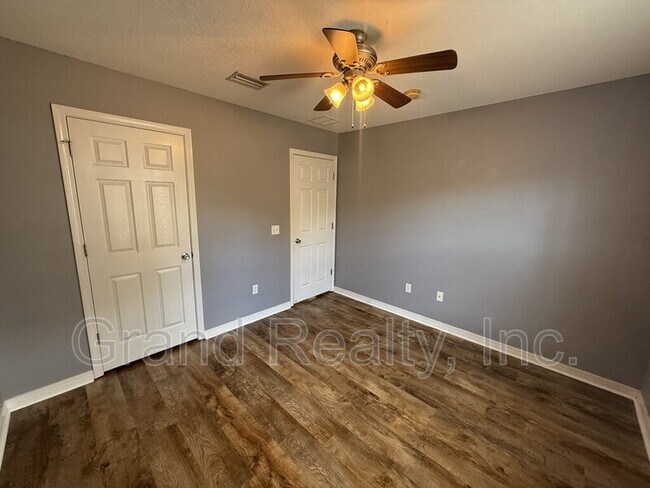 Building Photo - 2096 Andorra St