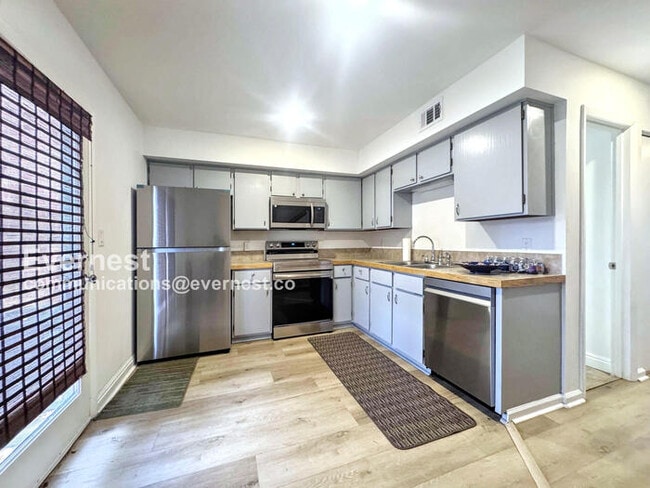 Building Photo - 1150 Inca St