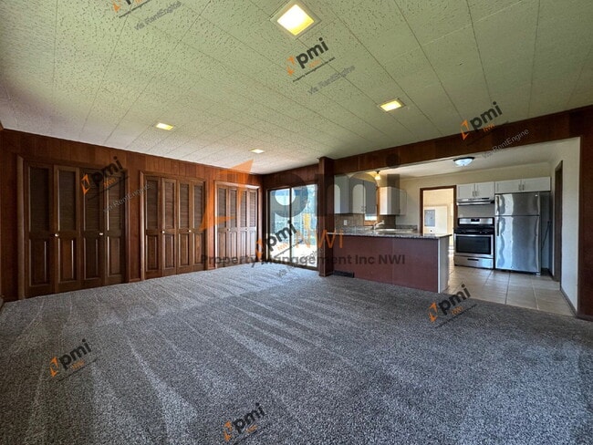 Building Photo - 202 E 250 S
