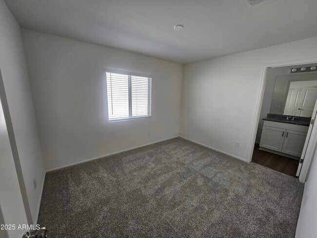 Building Photo - 1225 N 13th St