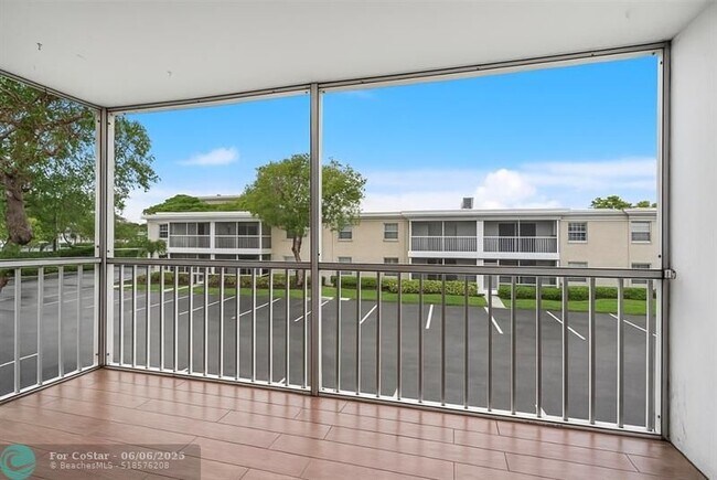 Building Photo - 6211 Bay Club Dr