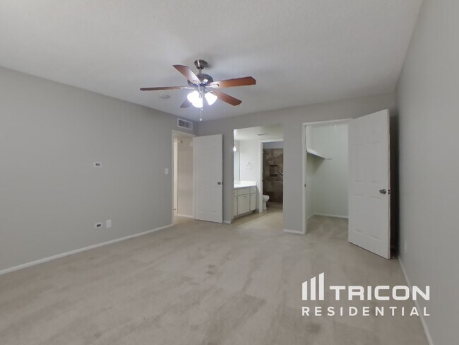 Building Photo - 3727 E Dahlia Dr
