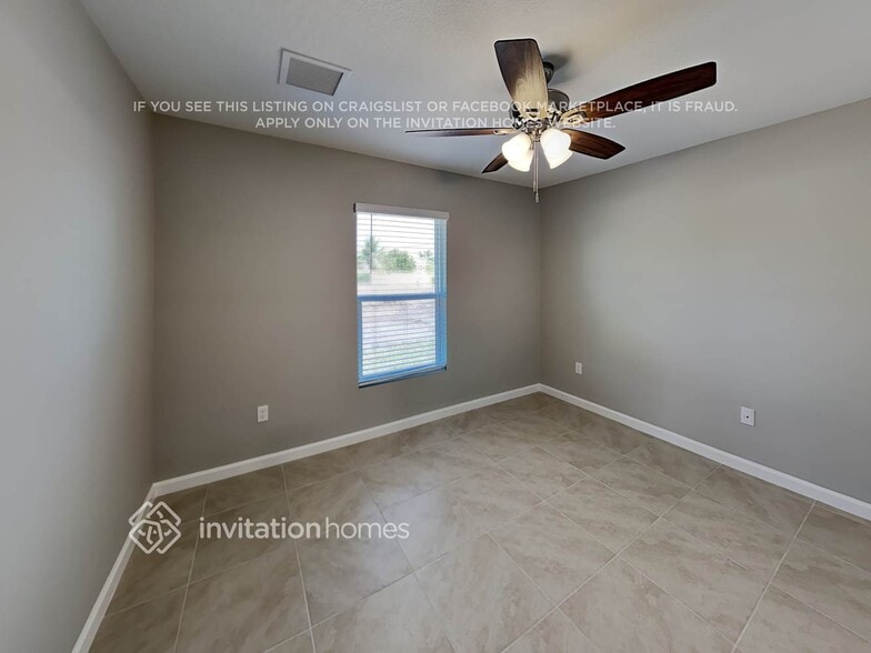 Building Photo - 726 SW Tupper Ln