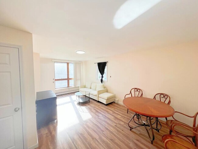 Building Photo - 247 Slocum Way