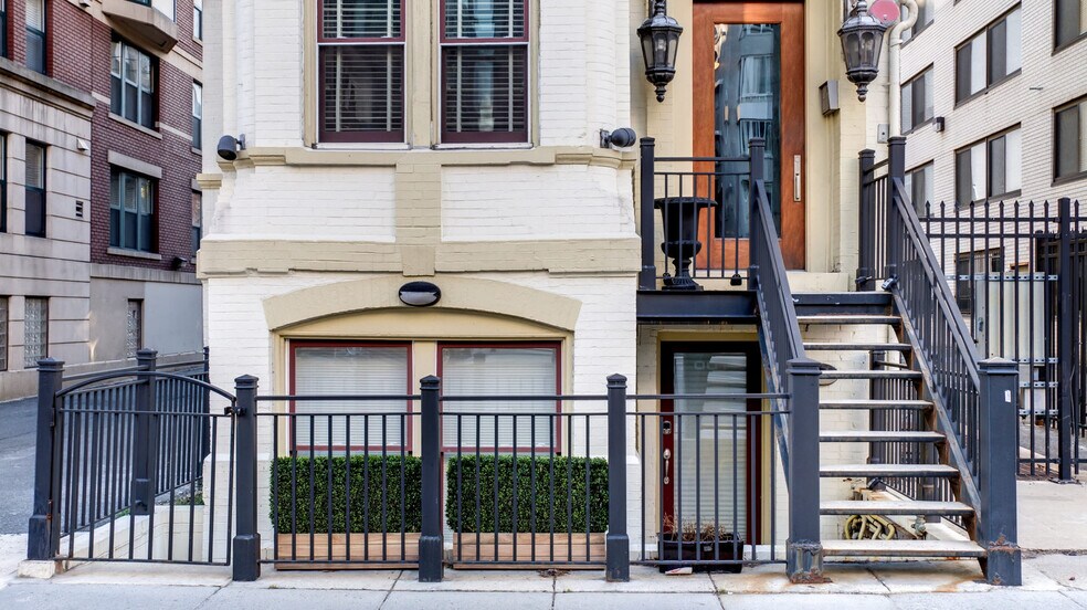Building Photo - 1224 13th St NW