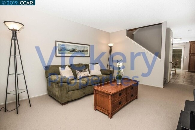 Building Photo - Beautiful 3 Bd/2.5 Ba, 1506 sf Concord tow...