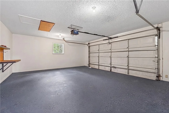 Building Photo - 8517 Spruce Dr