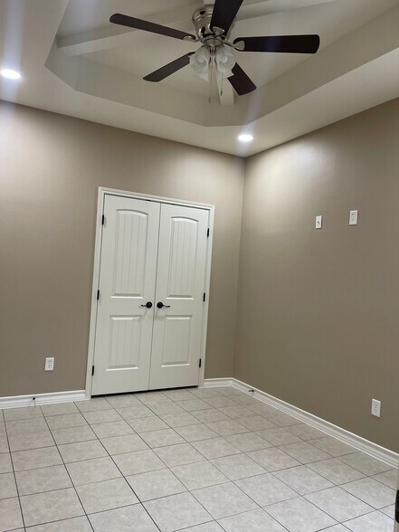 Building Photo - 501 E 2nd St