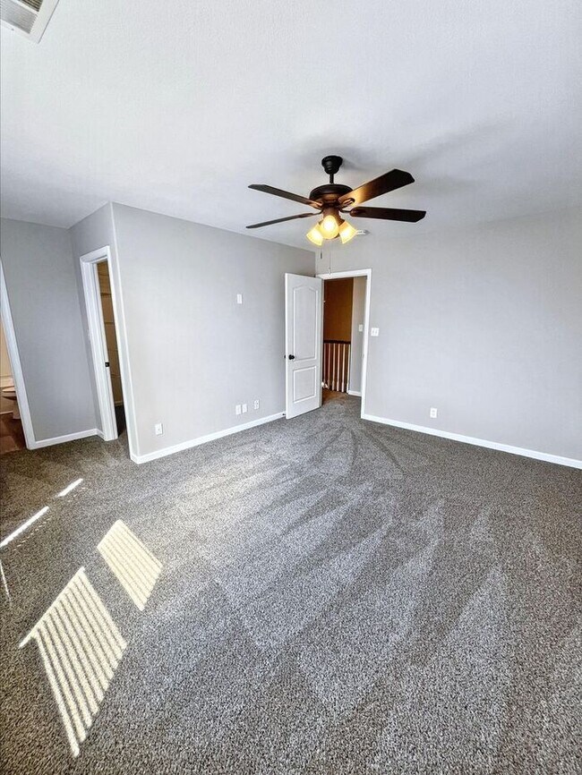 Building Photo - Beautiful 3-Bedroom Home with Modern Comfo...