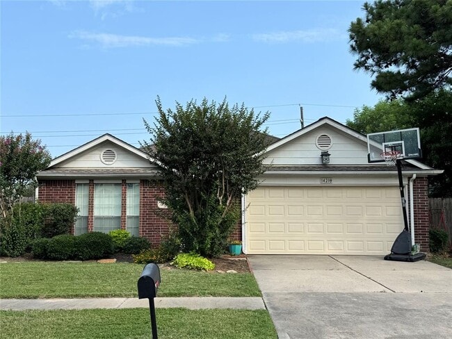 Building Photo - 14218 Cypress Meadow Dr