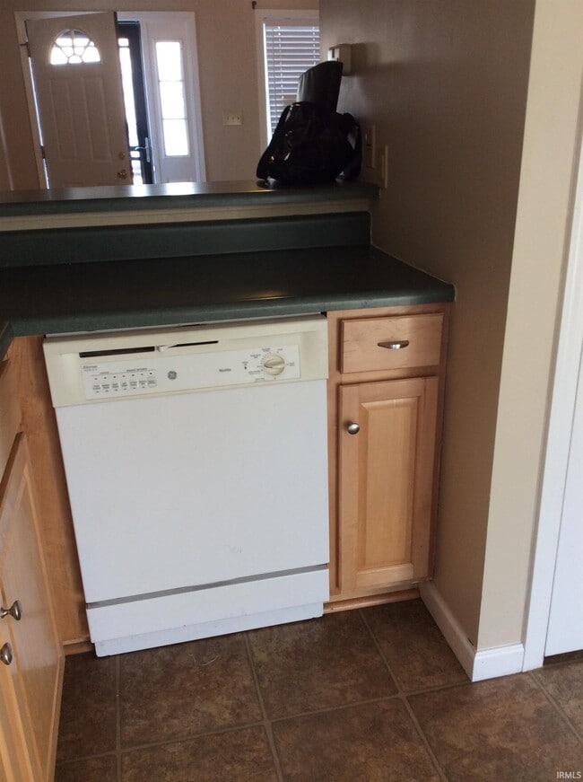 Building Photo - 795 E Sherwood Hills Dr