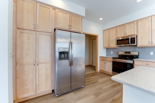 Building Photo - 3630 Angelus Wy
