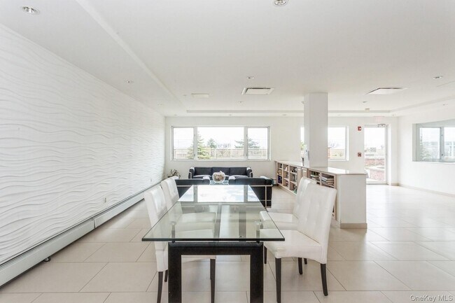 Building Photo - 830 Shore 2O