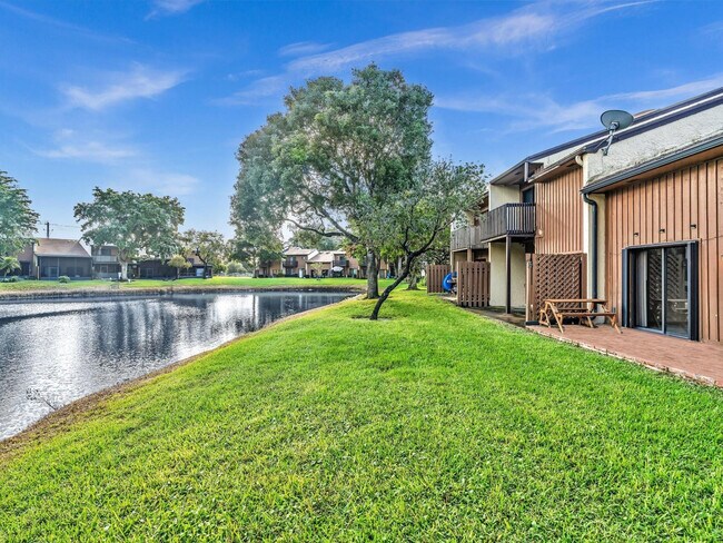 Building Photo - 4182 S Pine Island Rd