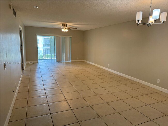 Building Photo - 3360 Spanish Moss Terrace