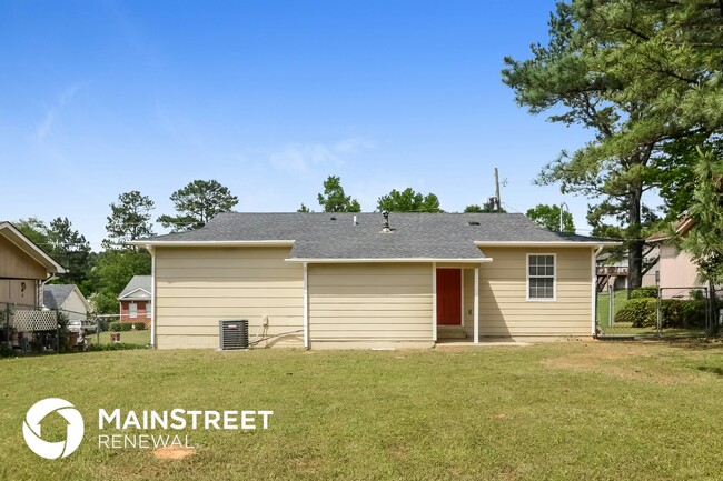 Building Photo - 541 Closhire Ln