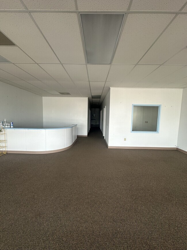 Building Photo - 2662 Hwy 290 W