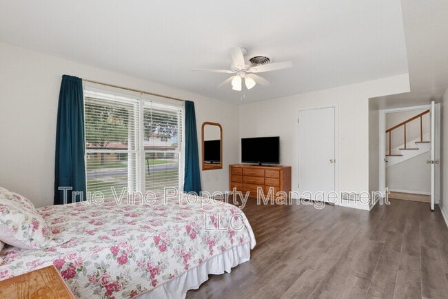 Building Photo - 2423 W Gramercy Pl