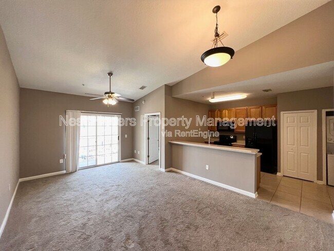 Building Photo - 8210 Green Parrot Rd