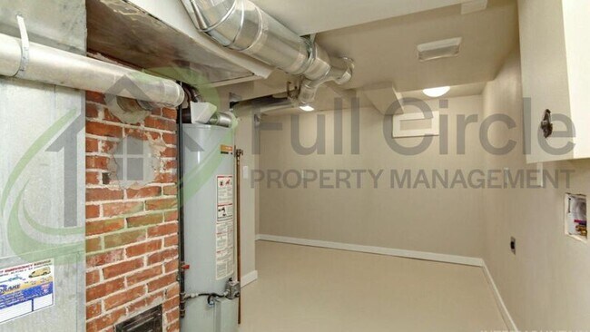 Building Photo - 615 S Pearl St