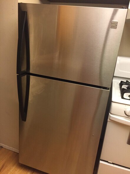 refrigrator - 12312 NE 134th St