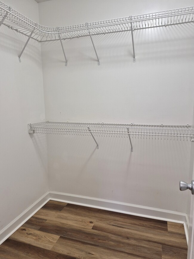 Building Photo - 3931 Lillian Guest Cir