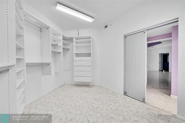 Building Photo - 6001 N Ocean Dr