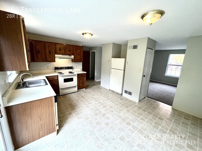Building Photo - 464 Tanglewood Ln
