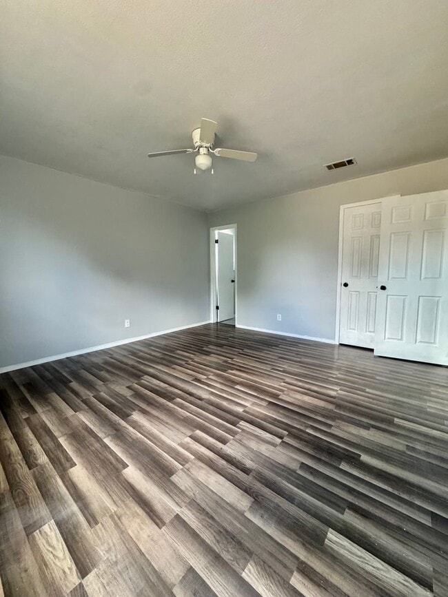 Building Photo - COMING SOON - 3 Bedroom 2 Bathroom Home w/...