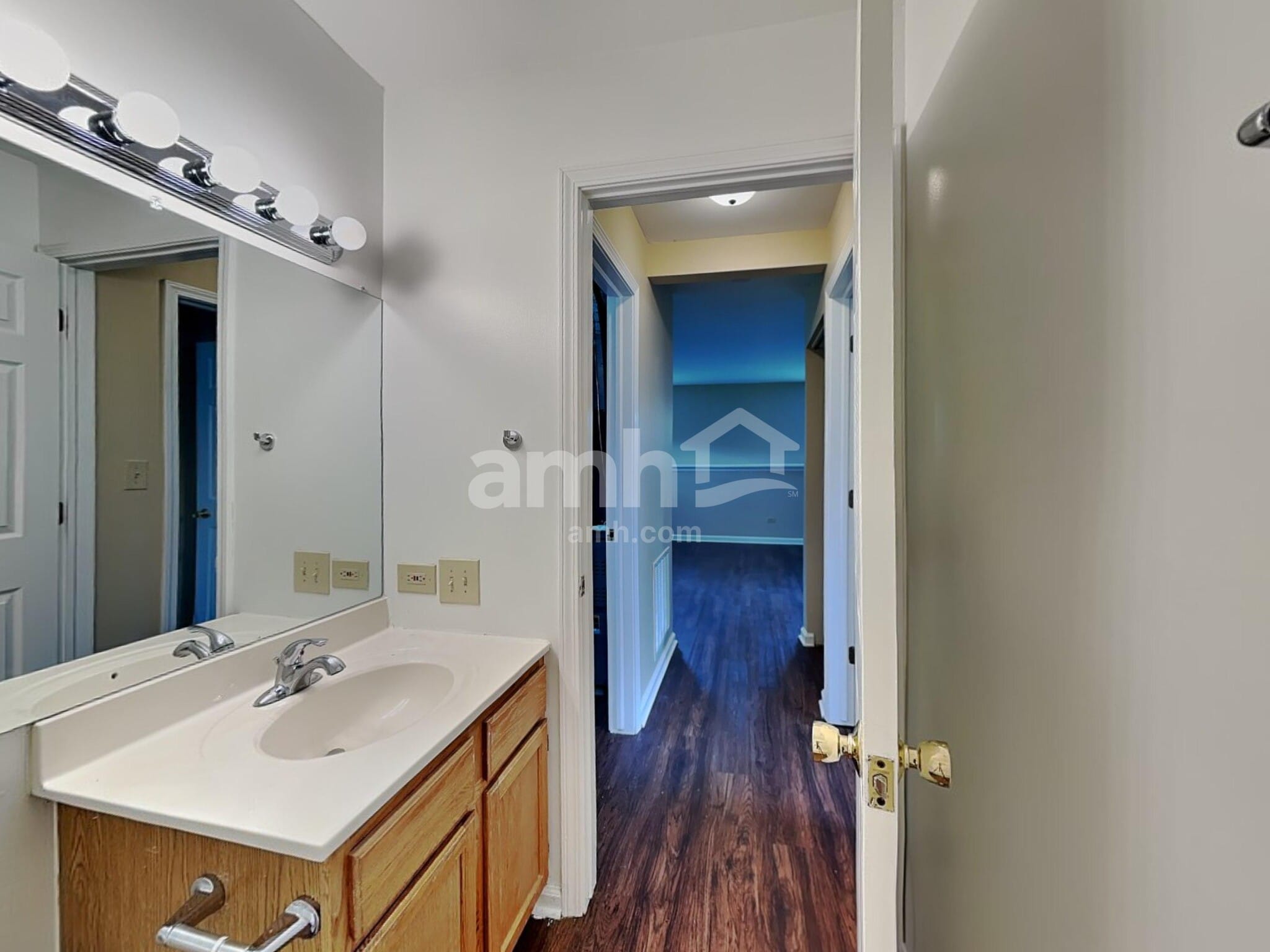 Building Photo - 4609 Vista Dr