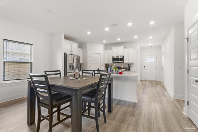 Building Photo - 6672 Paso Fino Dr