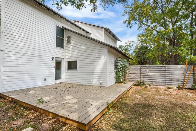 Building Photo - 2709 Parker Ln