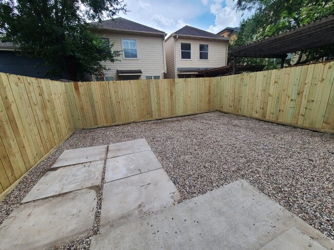 Building Photo - 5515 Petty St