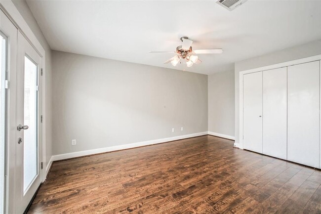Building Photo - 3662 Main Plaza Dr