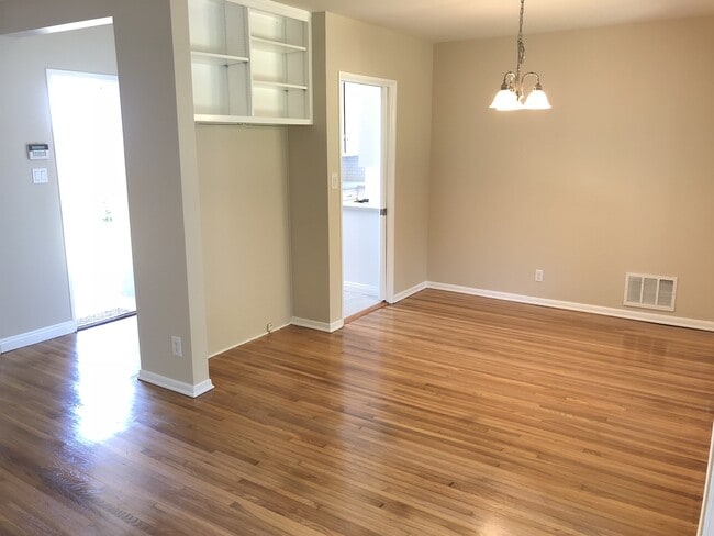 Building Photo - South Redondo - Riviera Village - Quiet an...