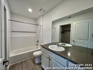 Building Photo - 10014 Ana Hts