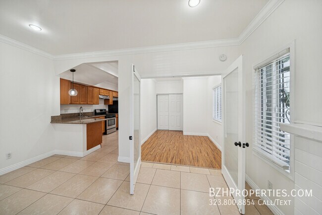 Building Photo - 6680 De Longpre Ave