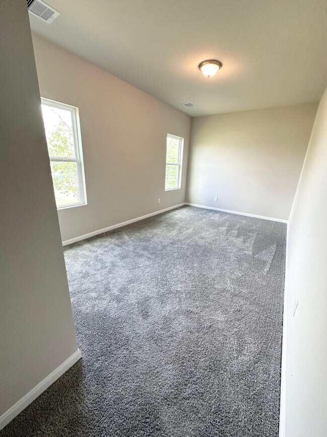 Building Photo - 5311 Groveton St