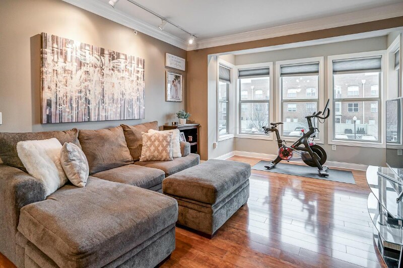 Building Photo - 936 Perry St
