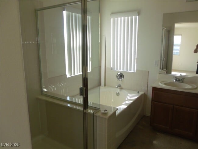 Building Photo - 6206 Standing Elm St