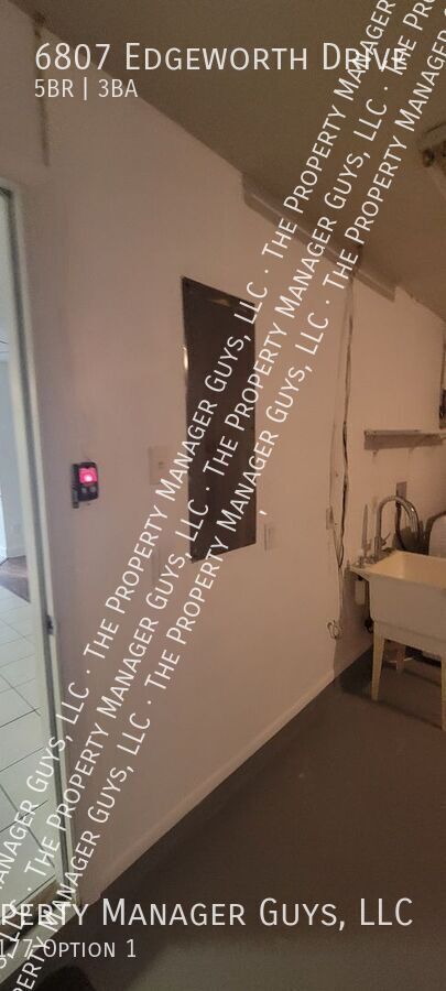 Building Photo - 6807 Edgeworth Dr