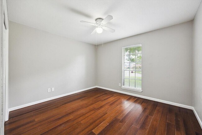 Building Photo - 23947 Pepperrell Pl St