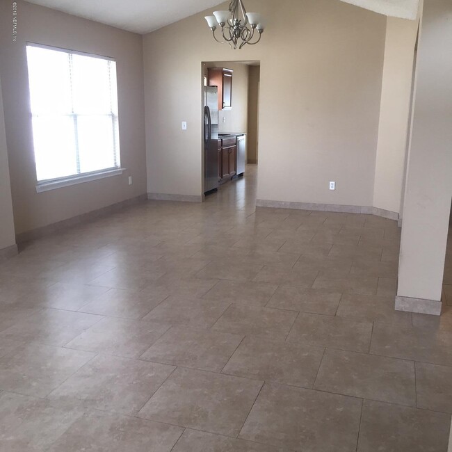 Building Photo - 12390 Casheros Cove Dr S