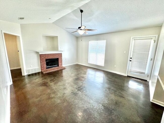 Building Photo - Now Leasing A 4 Bedroom 2 Bath Home in Sou...