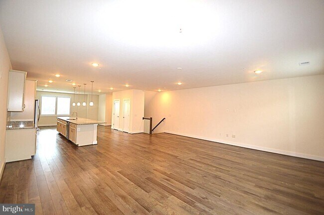 Building Photo - 44878 Tiverton Sq
