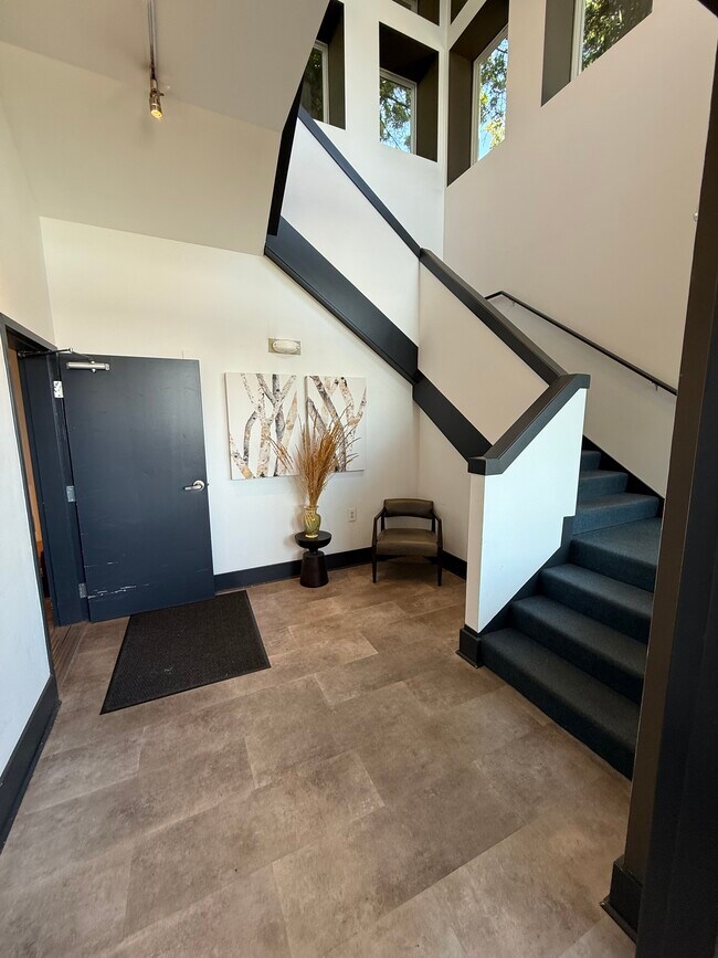 Building Photo - 655 Crockett St